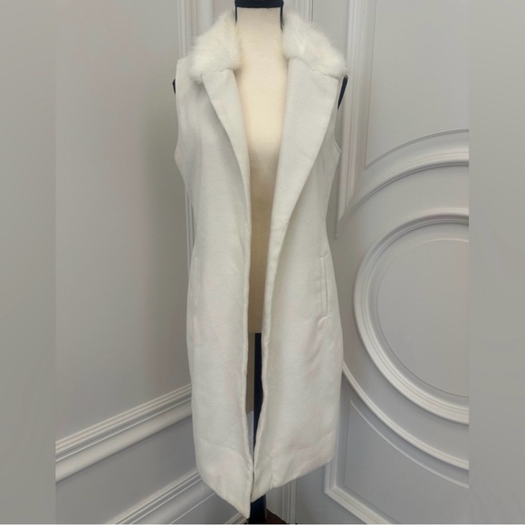 Missguided Jackets & Blazers - Luxury Chic White Sleeveless Vest with Faux Fur Collar (Size Small)
